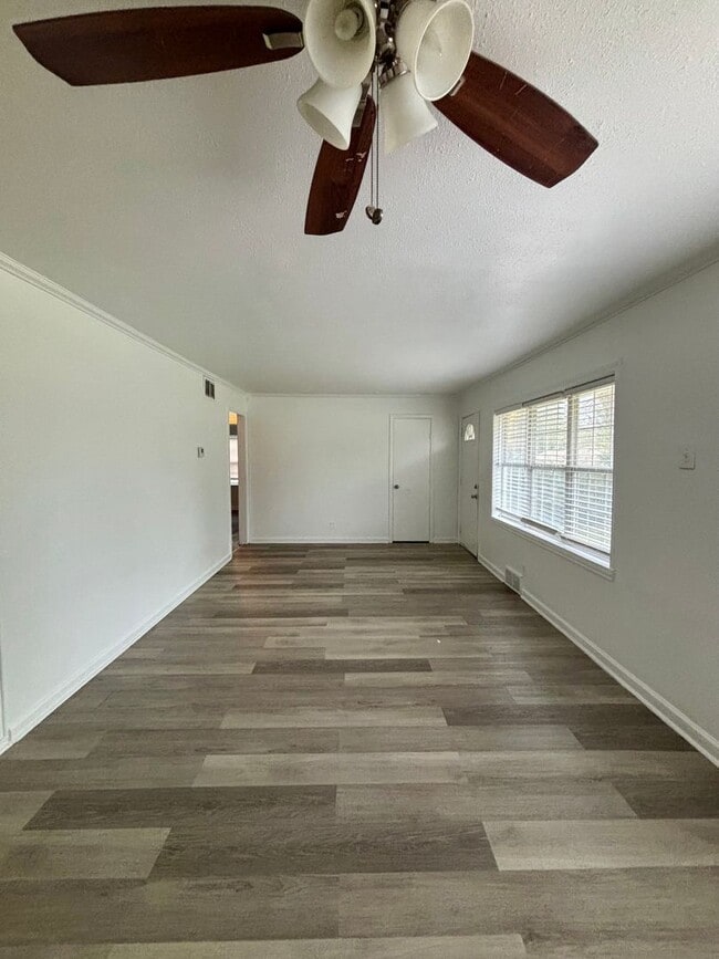 Photo - Nice 3 bedroom Home!