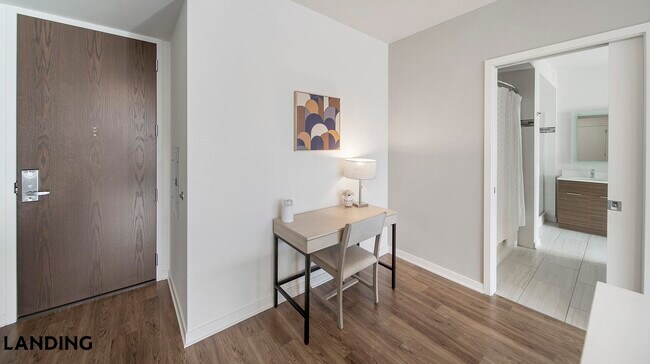 347 W Chestnut St Unit 911