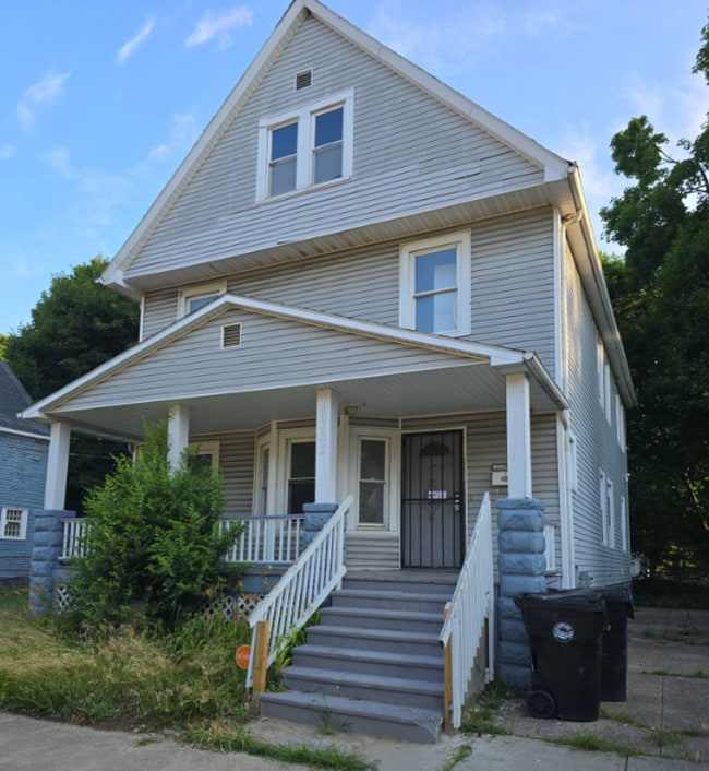 Building Photo - 8323 Medina Ave