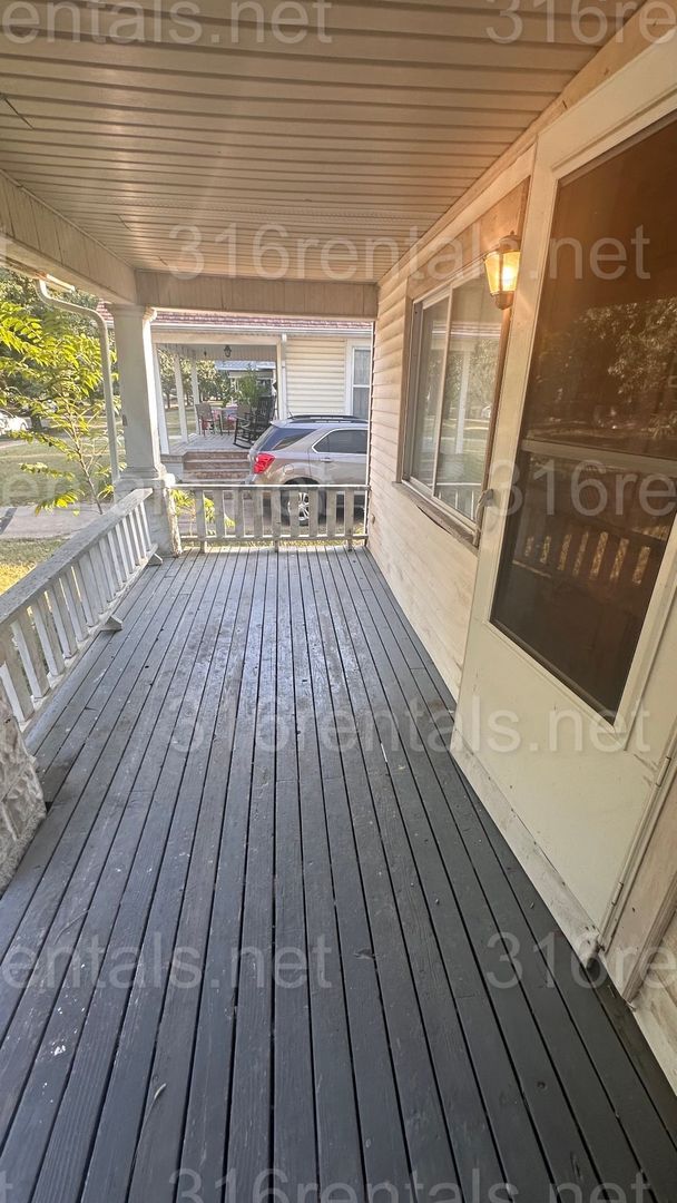 Photo - $695- 2 bed 1 bath - Newly Remodeled Duplex Unidad 317