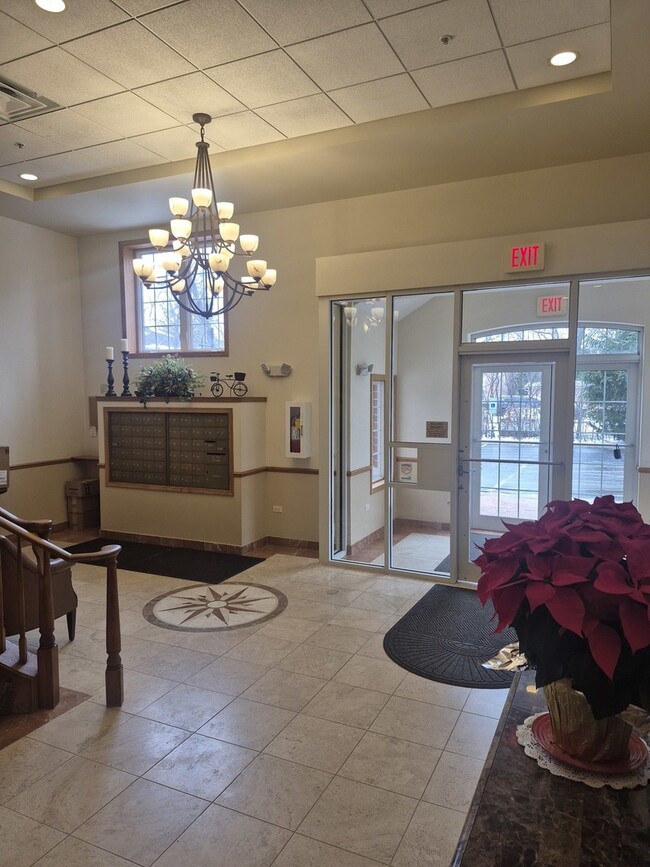 Photo - 1479 N Milwaukee Ave