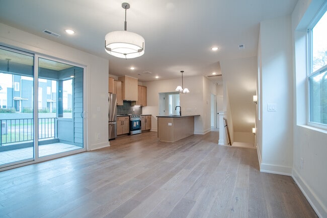 Photo - 979 Dozier Pl