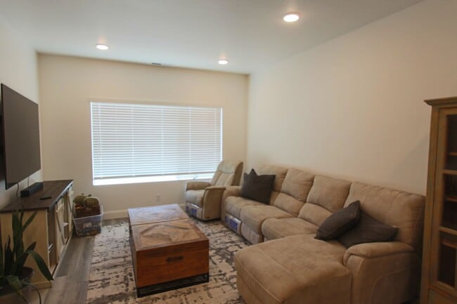 Photo - DESERT COLOR 3 Bed 2.5 Bath