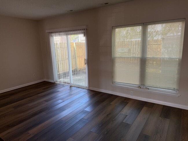 Photo - WINDSOR OAKS WEST - Three Bedroom Townhome