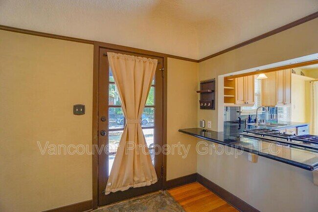 Photo - 2814 H St