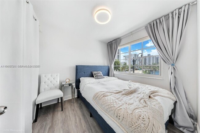 Photo - 2600 Collins Ave Unit 307