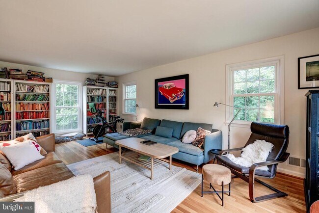 Photo - 7525 Cayuga Ave