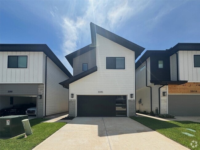 Building Photo - 33115 Oak Hts Pl Rental
