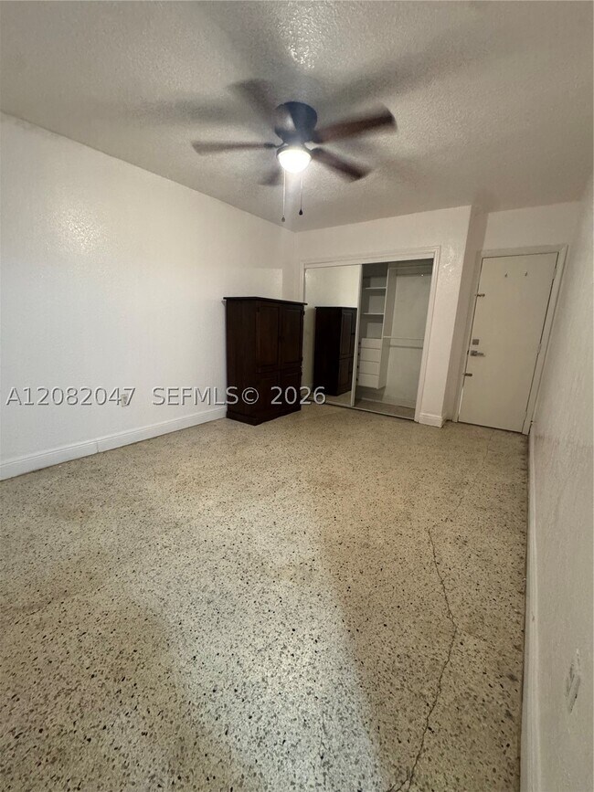 Photo - 515 SW 3rd St Unit 3