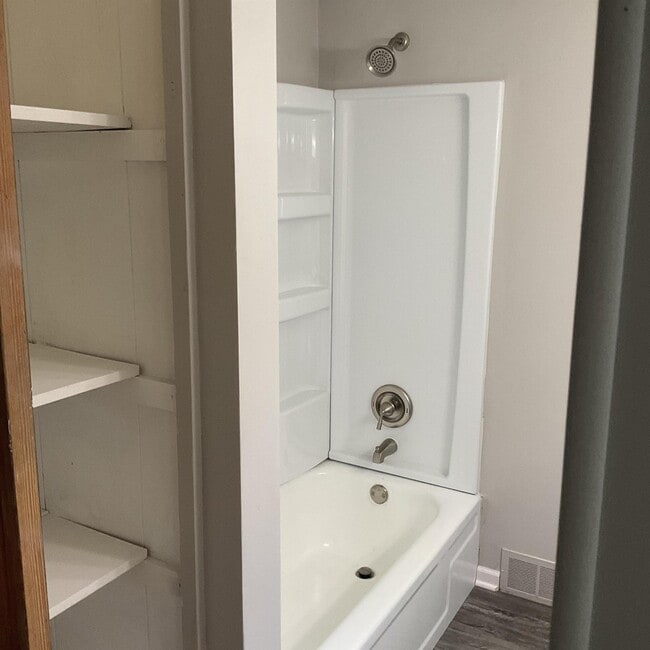 Photo - 399 Warwick St