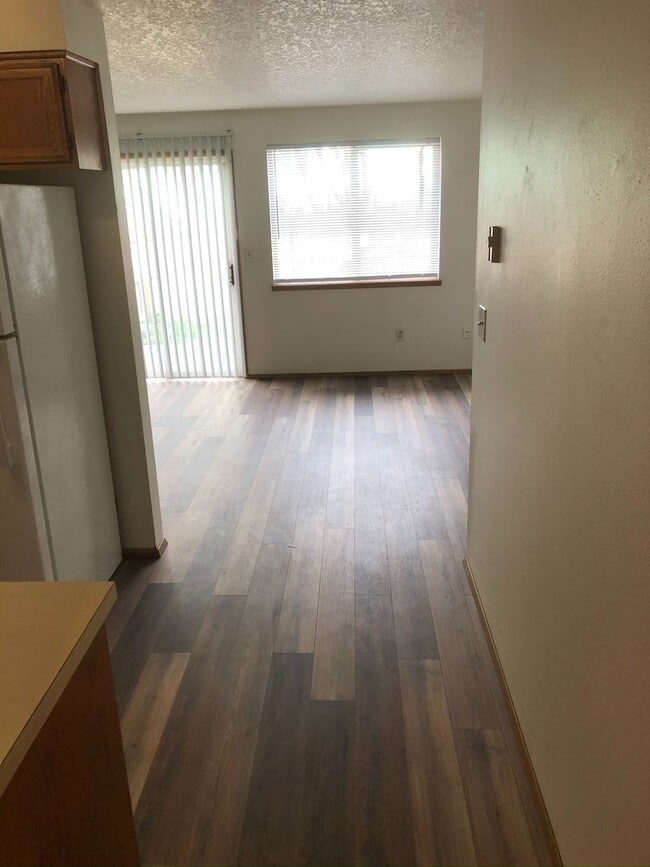 Nice 3 Bedroom, 1.5 Bath Duplex Near Linfield - Nice 3 Bedroom, 1.5 Bath Duplex Near Linfield House
