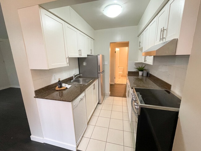 Building Photo - Katherine Anne