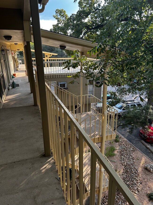 Building Photo - 202 E 45th St Unit 307