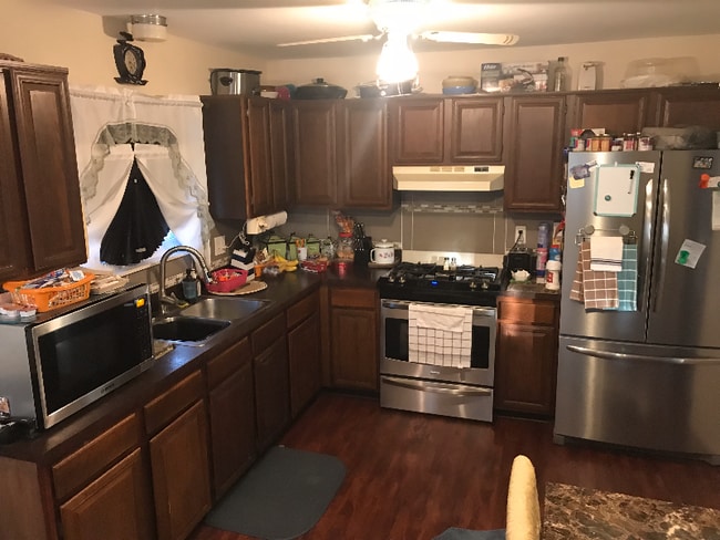 Photo - 25160 Dale St