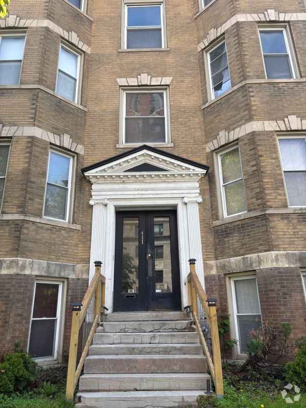 Building Photo - 411 N Newstead Ave Rental