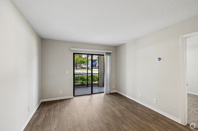 1BR, 1BA - 500SF - Living Room
