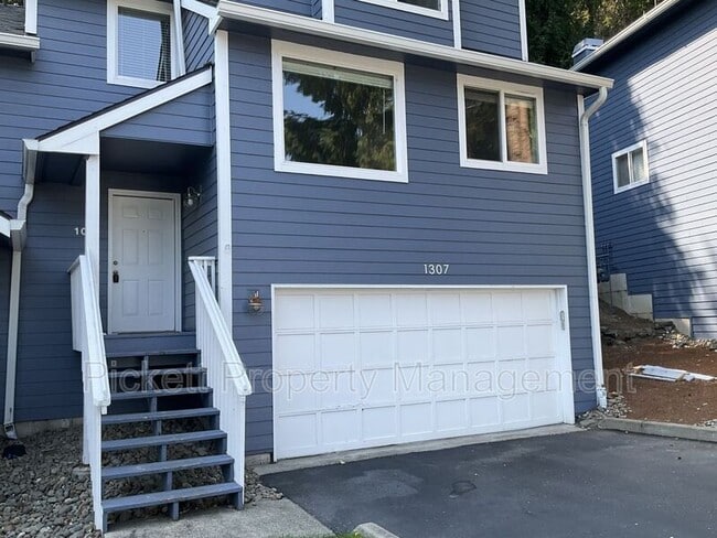 Building Photo - 1307 NW Slate Ln Rental