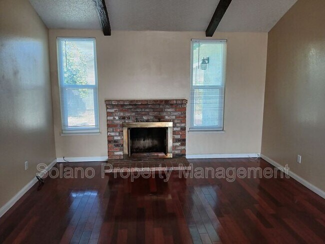 Photo - 400 Mokelumne Dr