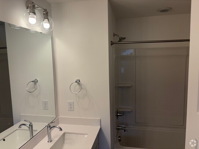 Building Photo - 484 Ml Pk Wy Rental