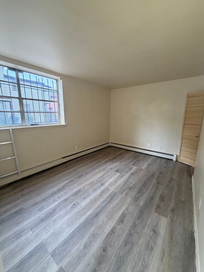 Photo - 76 E Park St Unidad 8
