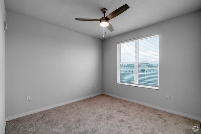 2BR, 2BA - 822SF - Primary Bedroom
