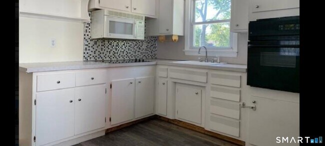 Photo - 27 Hyatt Ave