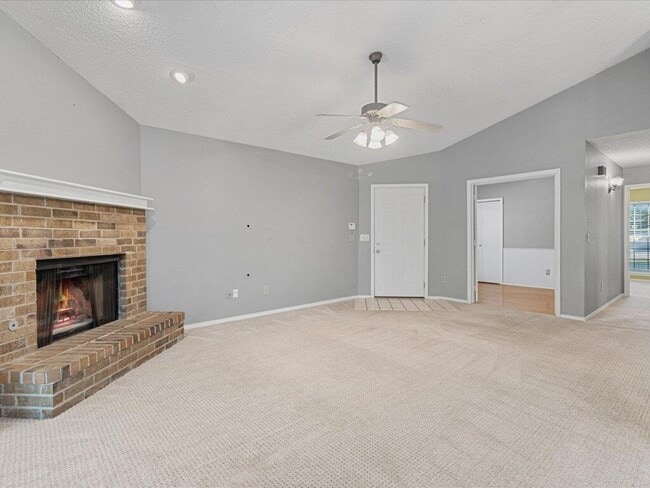 Photo - 2117 Foxfire Rd