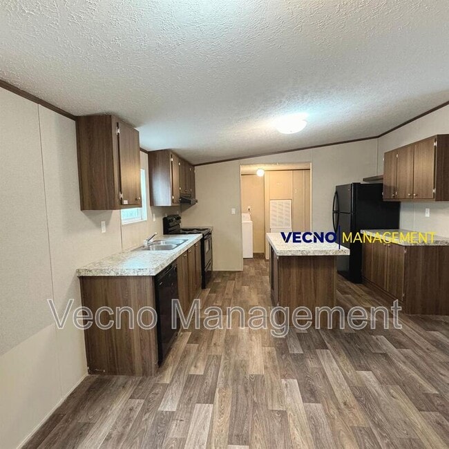 Photo - 842 Corinne Dr