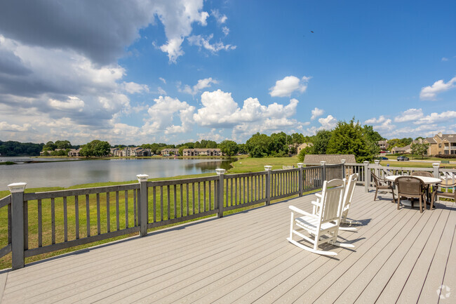 Lakeview Deck - Sunlake at Edgewater Rental