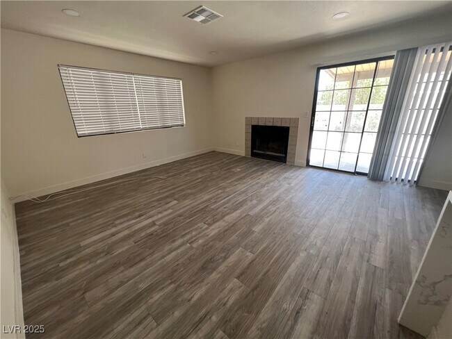 Photo - 2805 Willow Wind