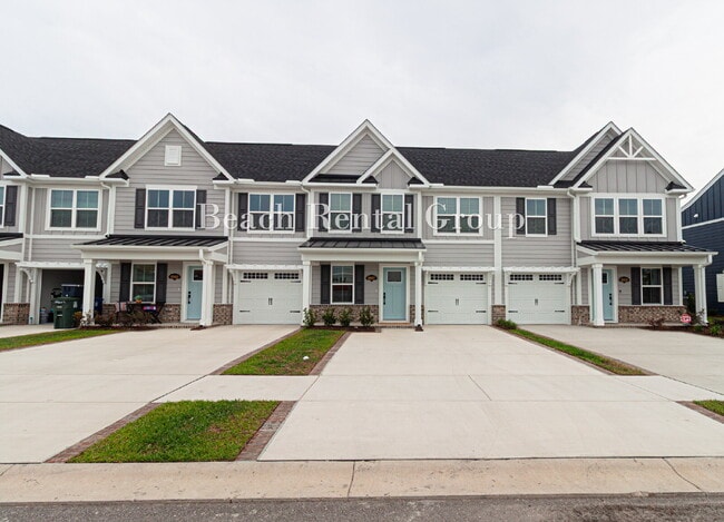 Building Photo - Furnished Townhouse in Gated Community