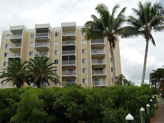 Photo - 2875 Palm Beach Blvd Unidad C4 Rental