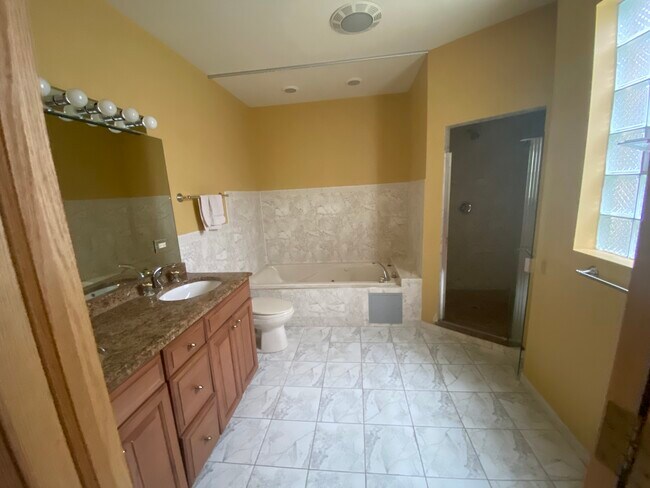 Photo - 2323 N California Ave Unit #3