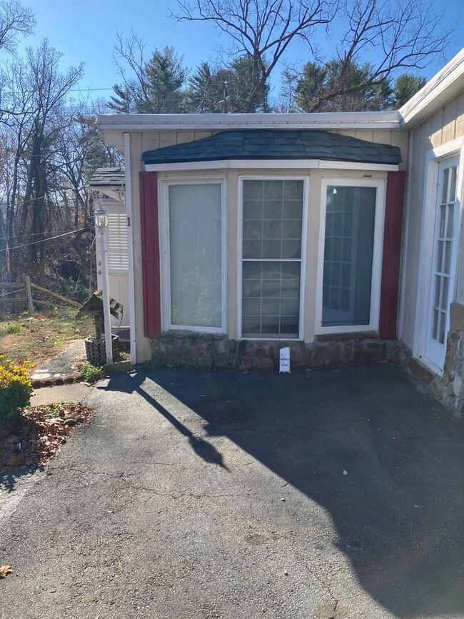 Photo - Efficiency Apartment Close to UNCA