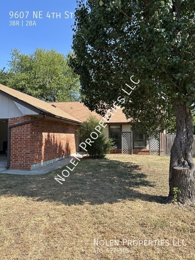 Photo - 9607 NE 4th St