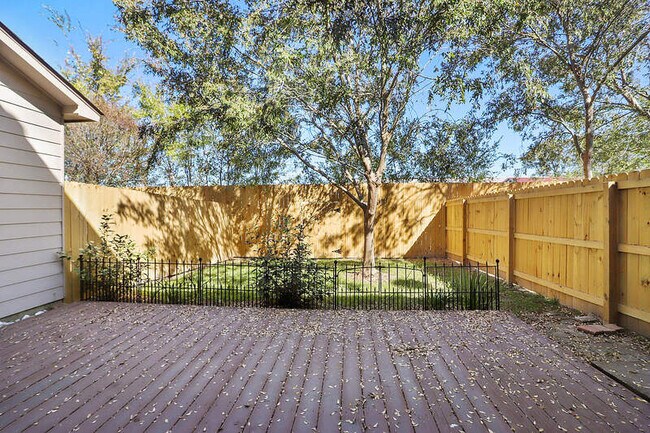 Photo - 18194 Pinehurst Dr