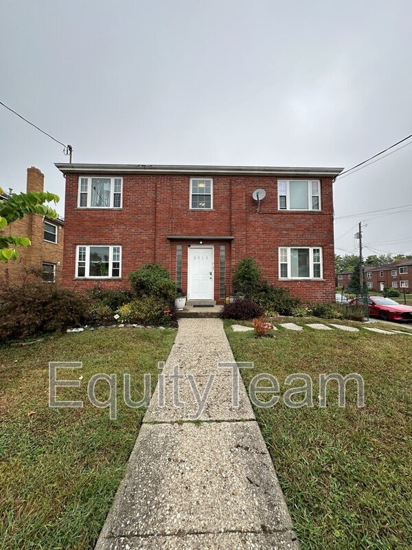 Building Photo - 3918 E Gatewood Ln Unit Apt 2