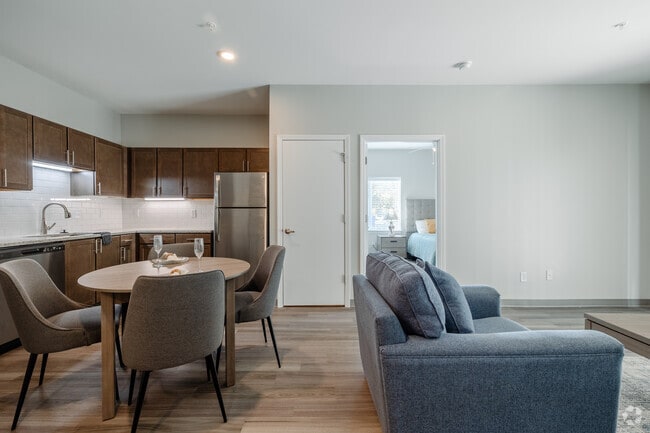 2BR, 2BA - 995SF - Dining Room