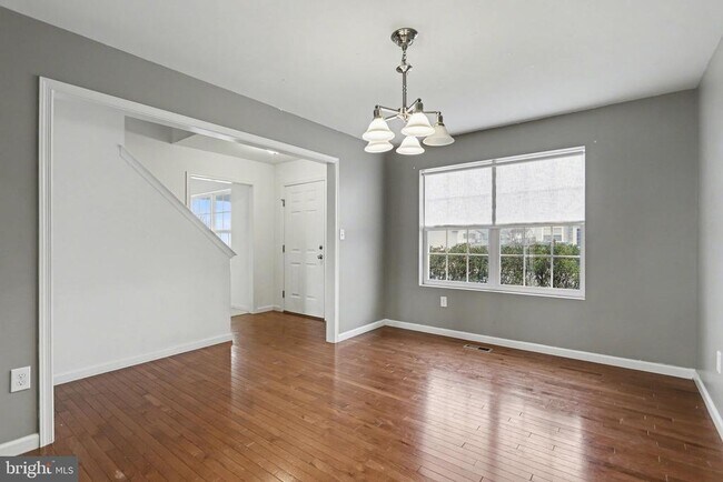 Photo - 27 E Imperial Dr