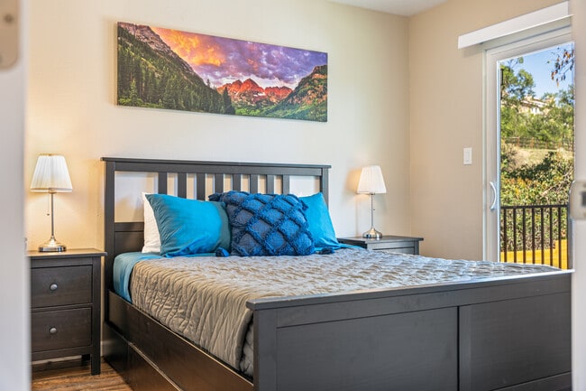 Photo - 215 N 14th St Unit Cozy Mountain Homebase