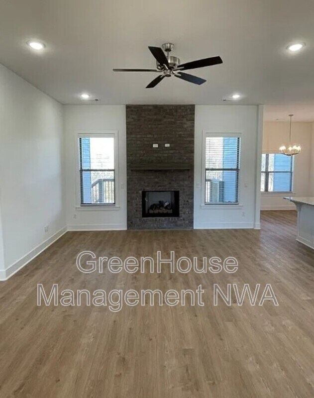 Photo - 1574 N Pershing St