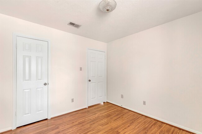 Photo - 8406 Vistadale Dr