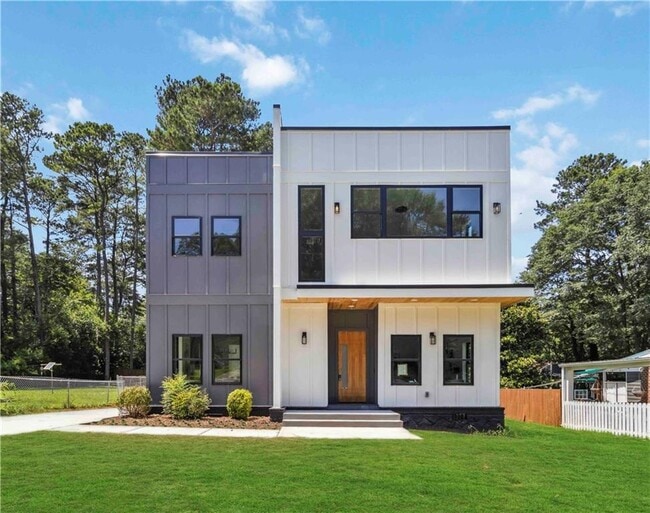 Building Photo - 1554 Columbia Cir