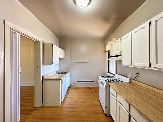 Photo - 1314 Oak Ave Unit W4