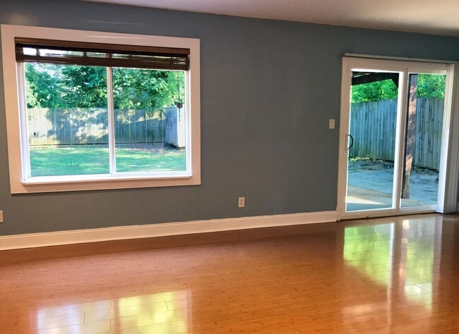 Photo - ** 3 Bed 2 Bath located behind Faulkner ** Call the self showing number to schedule a tour 334-36...