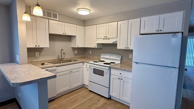 Kitchen - Baird Creek Apartments