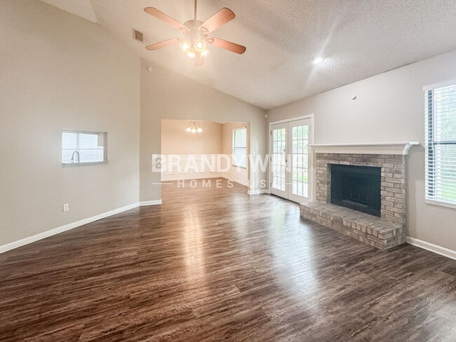 Photo - 3847 English Colony Dr N