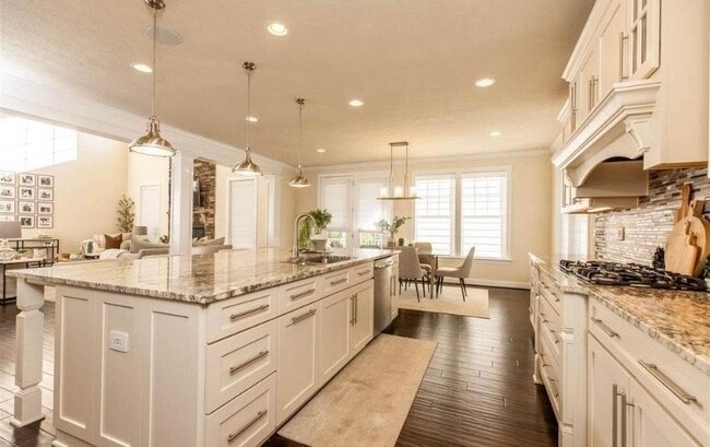 Photo - 172 Southwind Cir