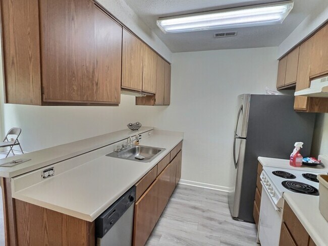 Photo - 3081 Huntleigh Dr
