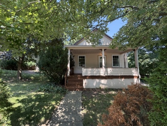 Building Photo - 433 Allenford St